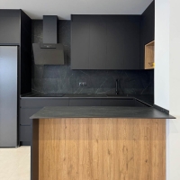 ascale_allureblack_2.jpg